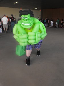 Dallas Comic Con- Inflatable Hulk (600x800)